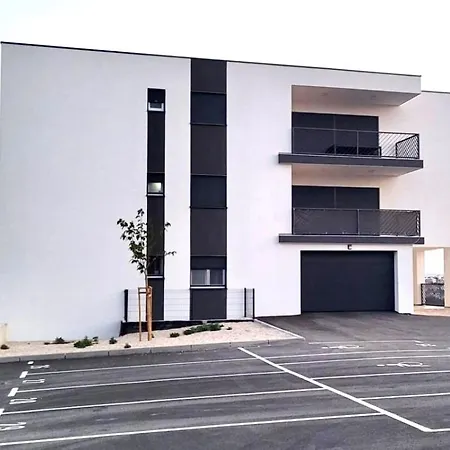 Filomena Apartment *