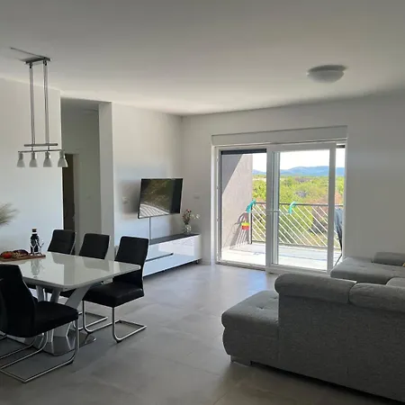 Filomena Apartment *